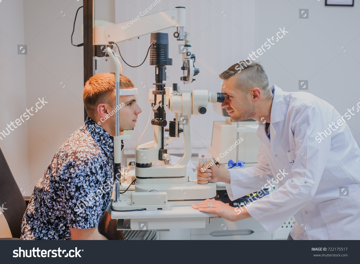 5-755-computer-eye-test-images-stock-photos-vectors-shutterstock