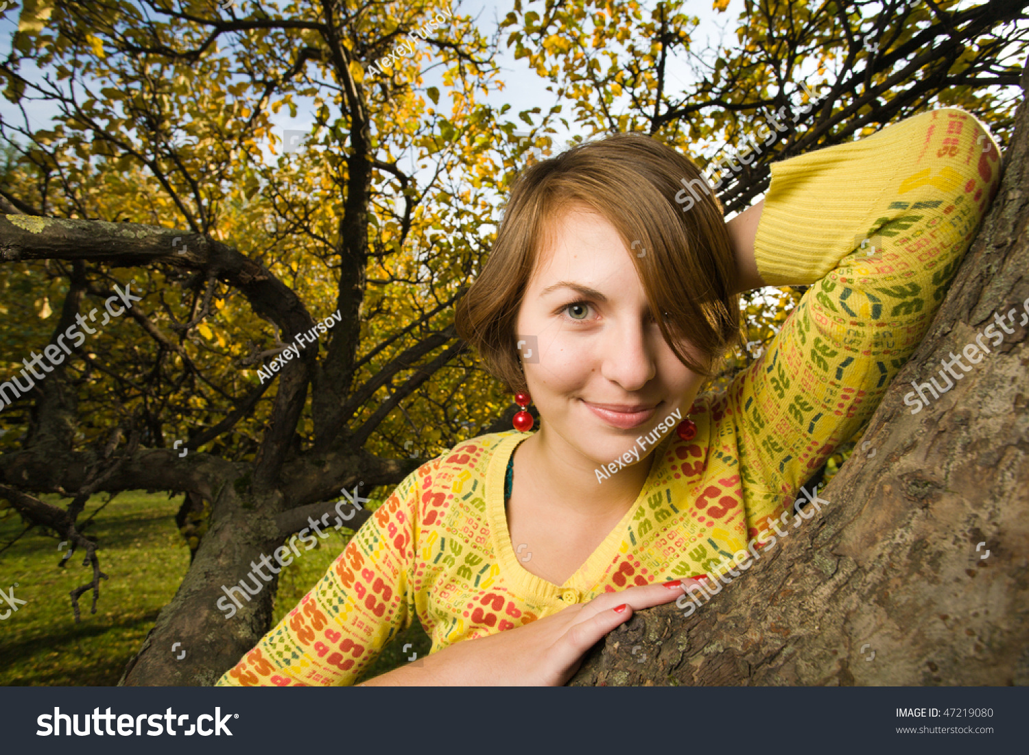 Young Beautiful Homely Woman Park Stock Photo 47219080 - Shutterstock