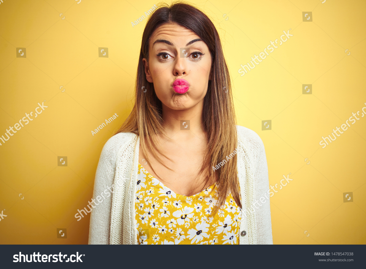 Woman Puffed Cheeks 6 429 รายการ ภาพ ภาพสต็อกและเวกเตอร์ Shutterstock