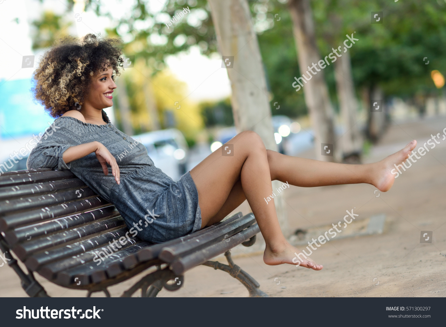 27 111 Imágenes De Barefoot Black Women Imágenes Fotos Y Vectores De Stock Shutterstock