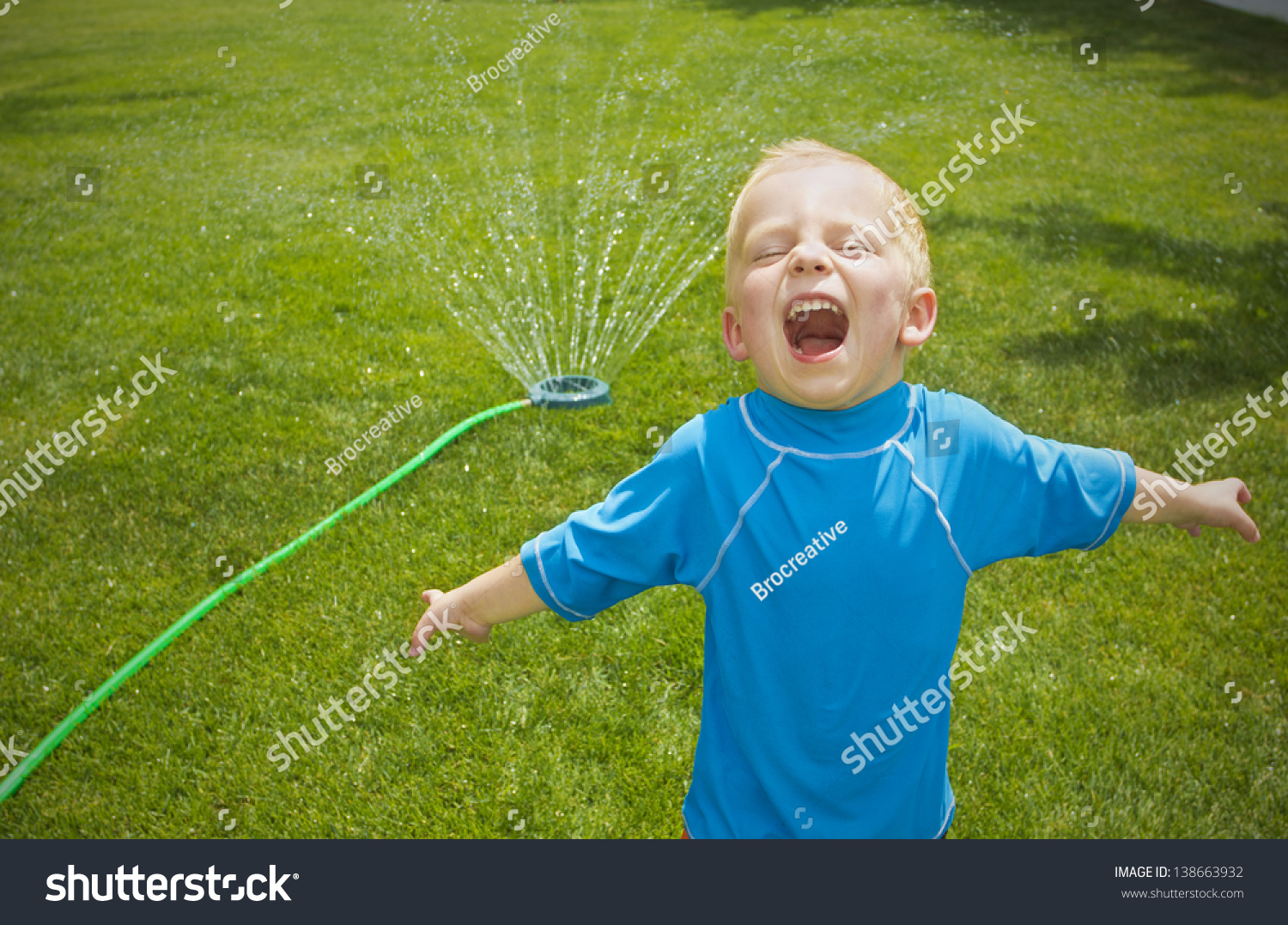 play sprinkler