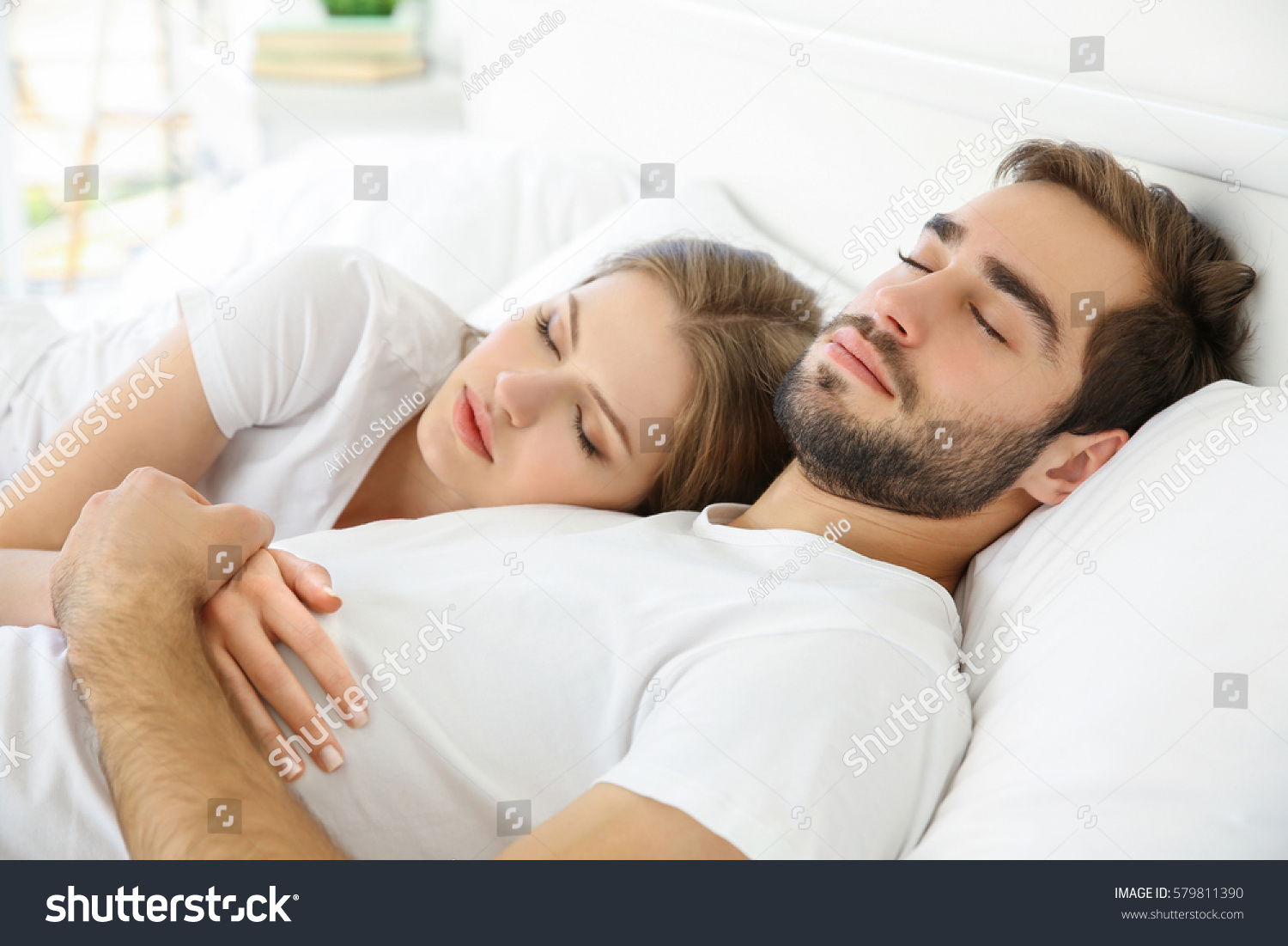 Junge Susse Paare Die Zusammen Im Stockfoto Jetzt