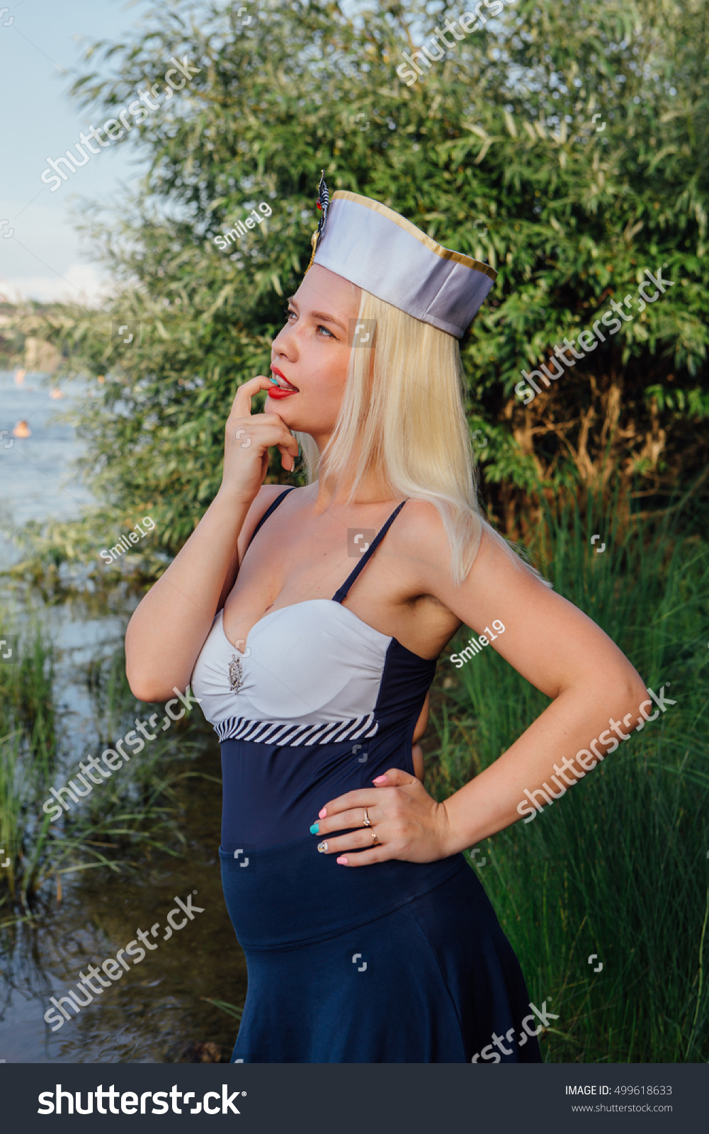 Young Girl Pinup Sailor Form Foto Stock 499618633 Shutterstock 2236