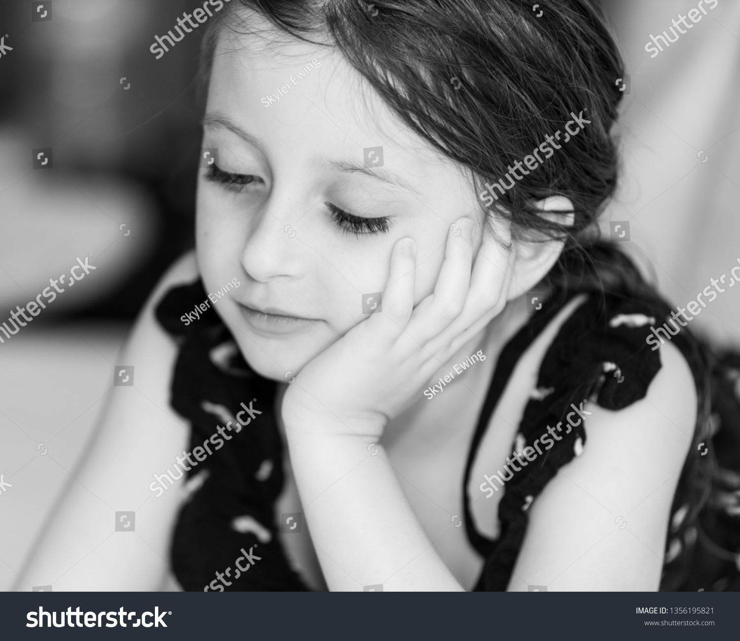 Young Girl Portrait Stock Photo 1356195821 | Shutterstock