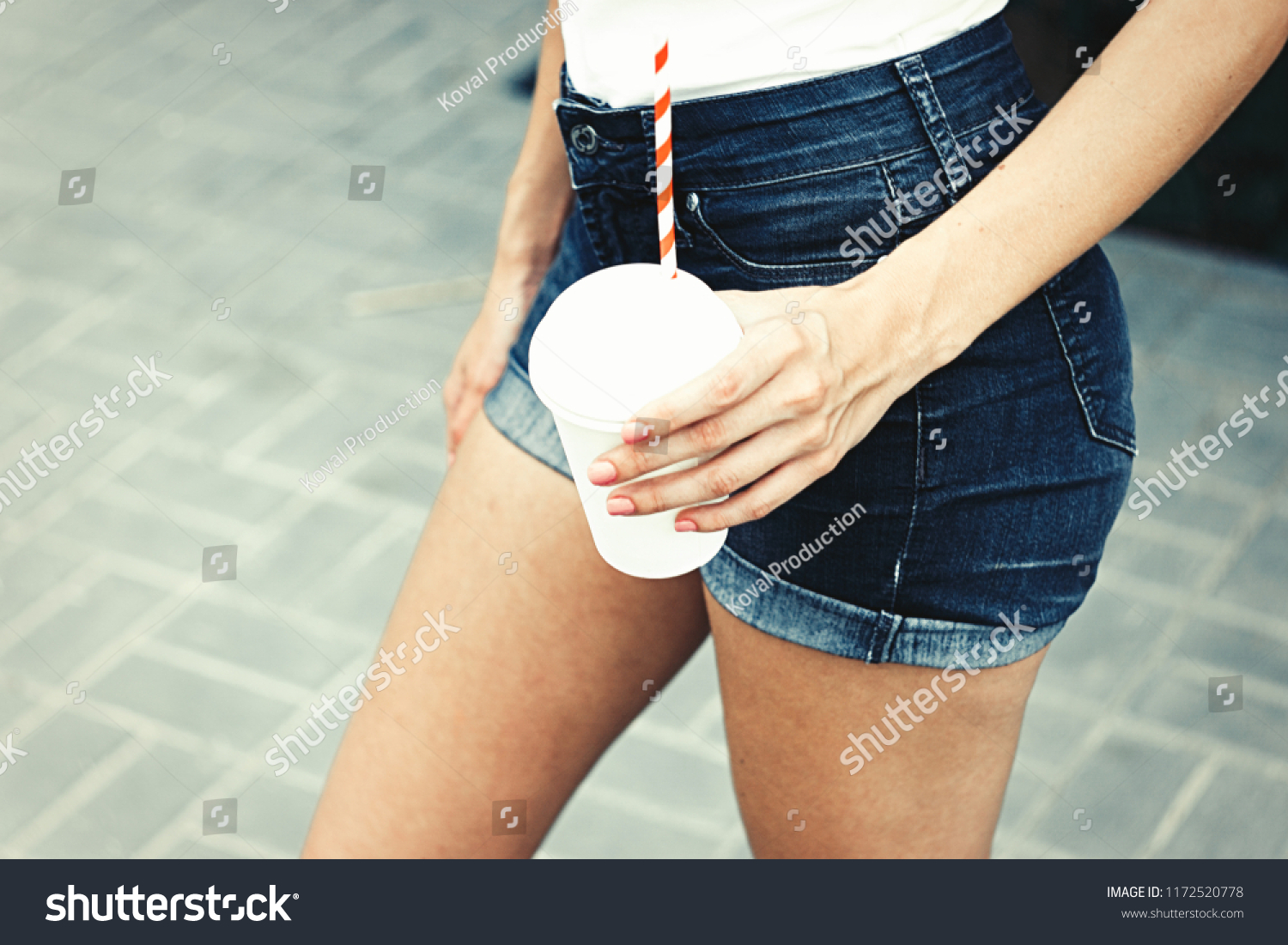 Young Girl With Perfect Body And Attractive Ass Standing In The Park Model Posing In Young Girl With Perfect Body And Attractive Ass Standing In The Park Model Posing In