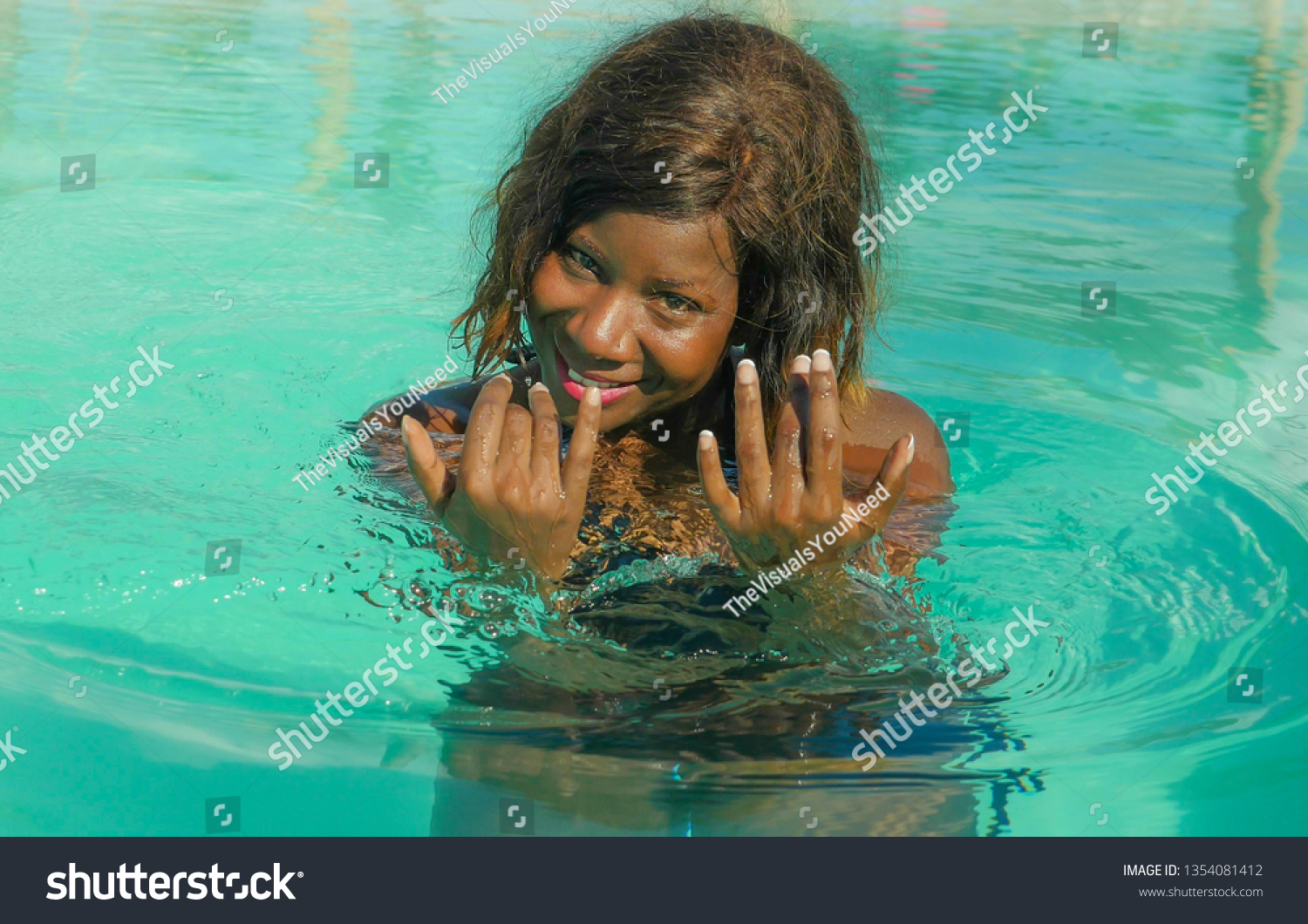 Young Happy Beautiful Black African American Foto De Stock Editar Ahora 1354081412 