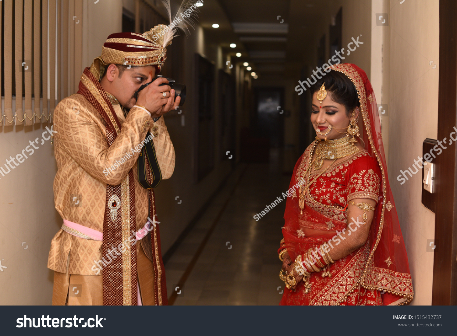 Young Indian Wedding Couple Posing Photographs People Beauty