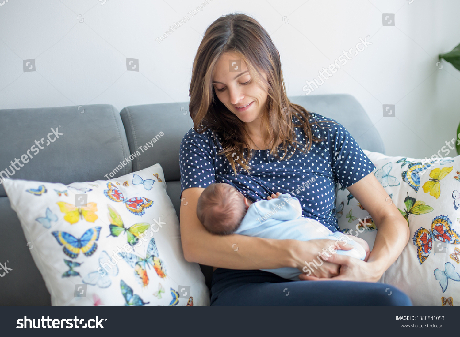 15,633 Beautiful breastfeeding mother Images, Stock Photos & Vectors ...