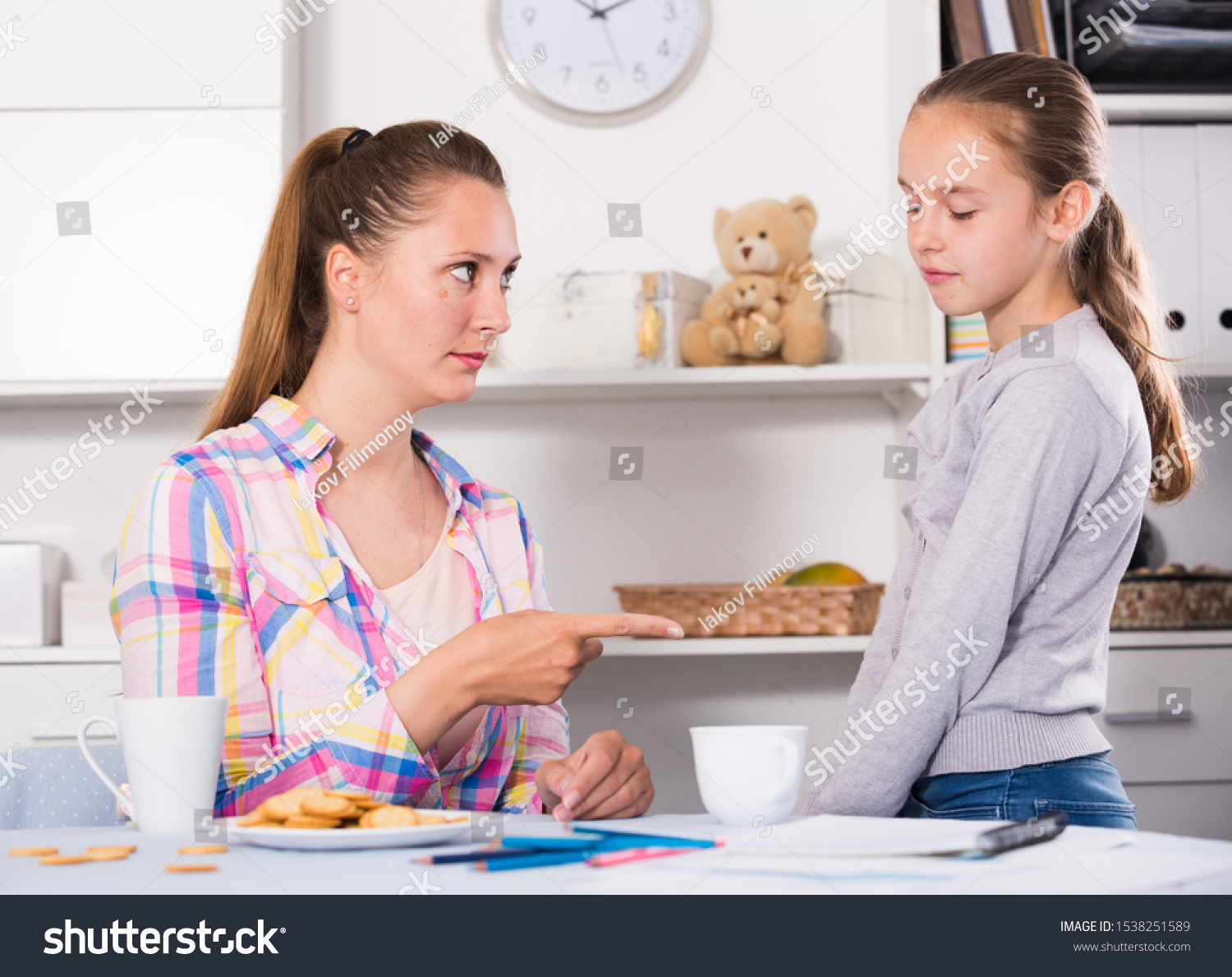 Young Mother Scolding Her Daughter Bad Stock Photo 1538251589 ...