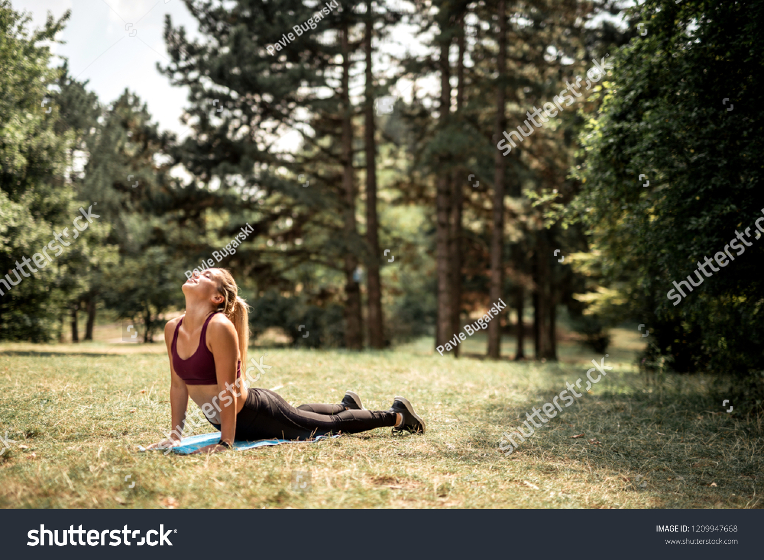 1,507 Outdoor joga Images, Stock Photos & Vectors | Shutterstock