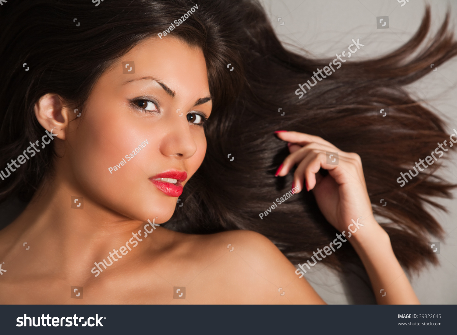 Young Sexy Brown Hair Woman Lying Foto Stok 39322645 Shutterstock 