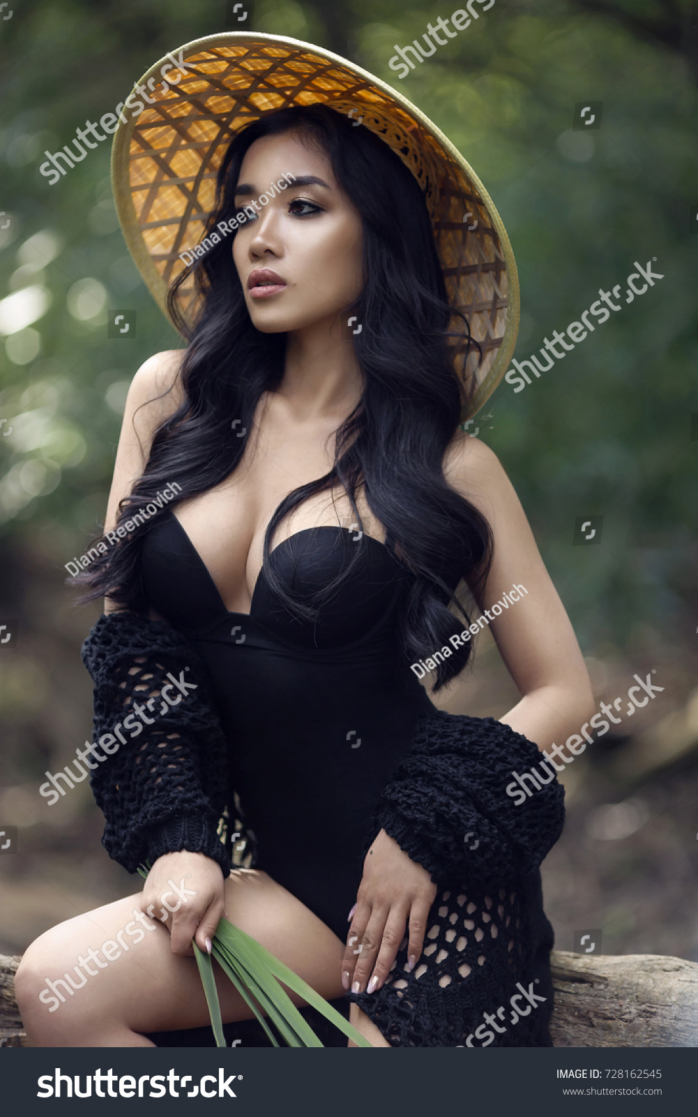 Hot Vietnamese Girl – Telegraph