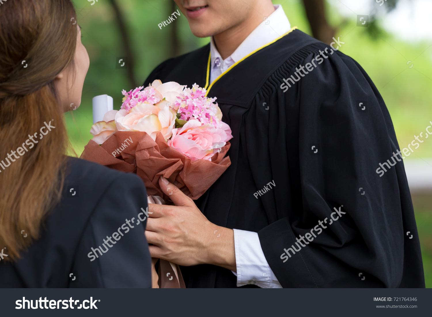 what to give a boy for graduation instead of flowers