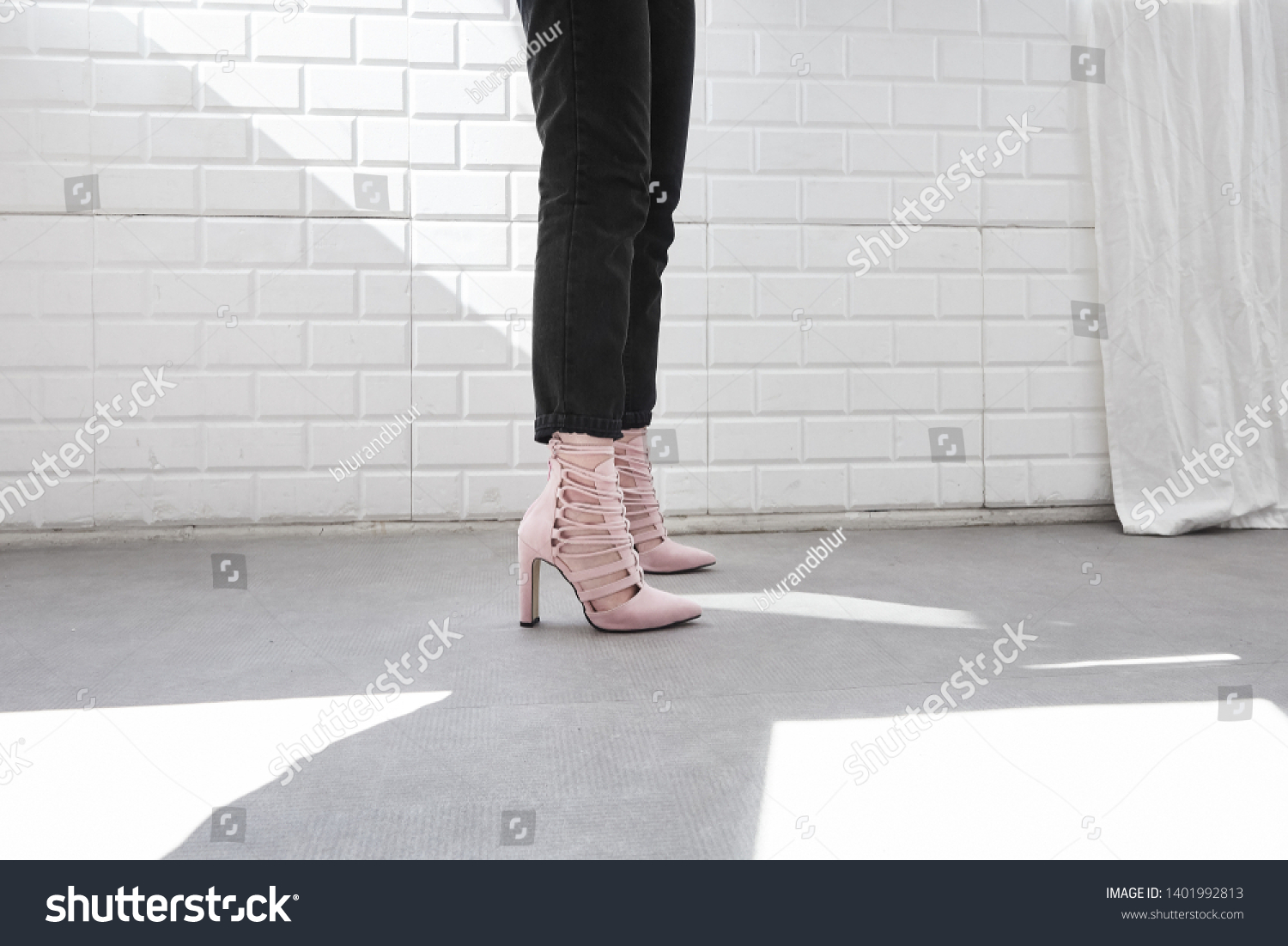 black jeans pink shoes