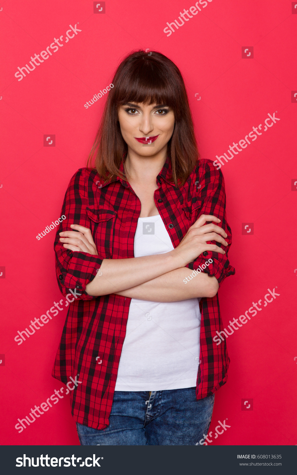 Photo De Stock Young Woman Unbuttoned Red Lumberjack Shirt 608013635 Shutterstock 