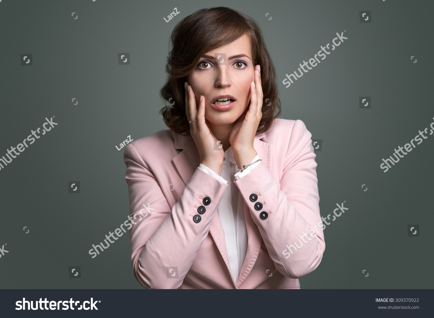 Young Woman Reacting Shock Horror Her写真素材309370922 Shutterstock