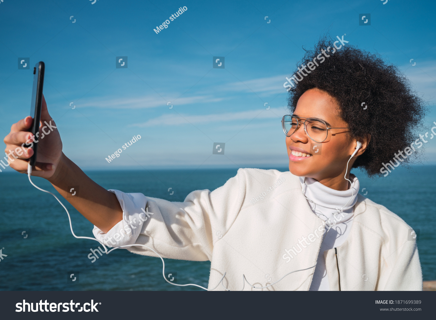 Young Woman Taking Selfies Phone Stock Photo 1871699389 | Shutterstock