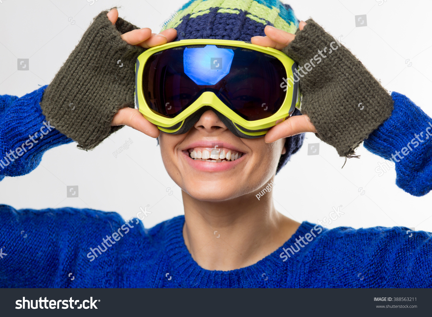 ski gloves and goggles