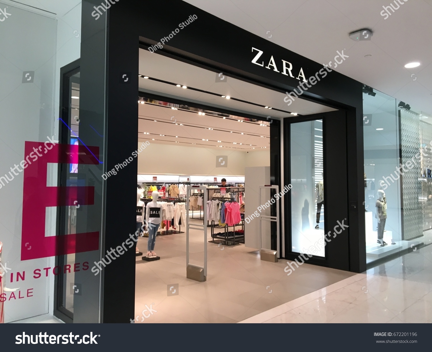 Zara Boutique Store Front Emquartier 