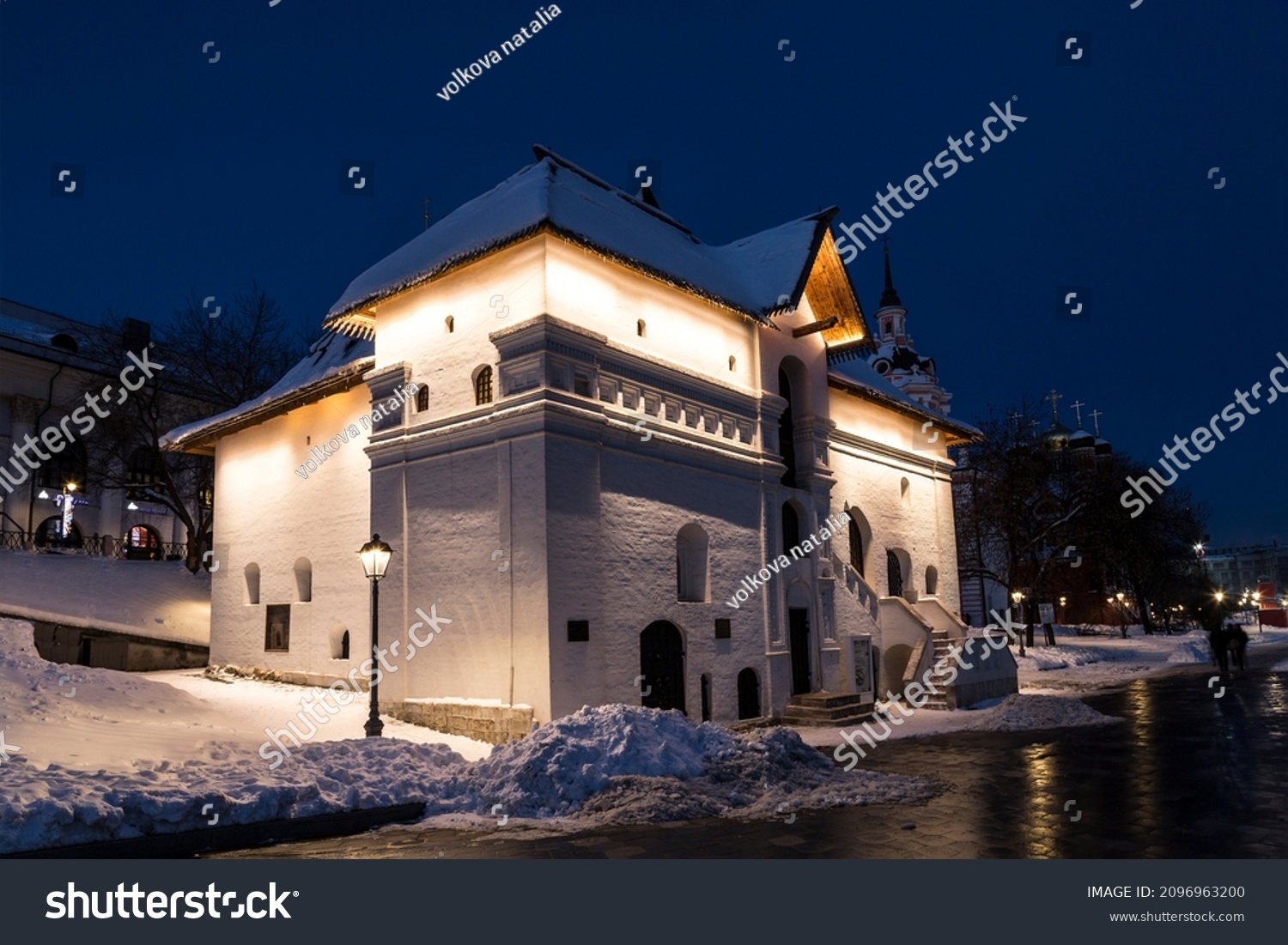 2352 Old English Courtyard Images Stock Photos And Vectors Shutterstock