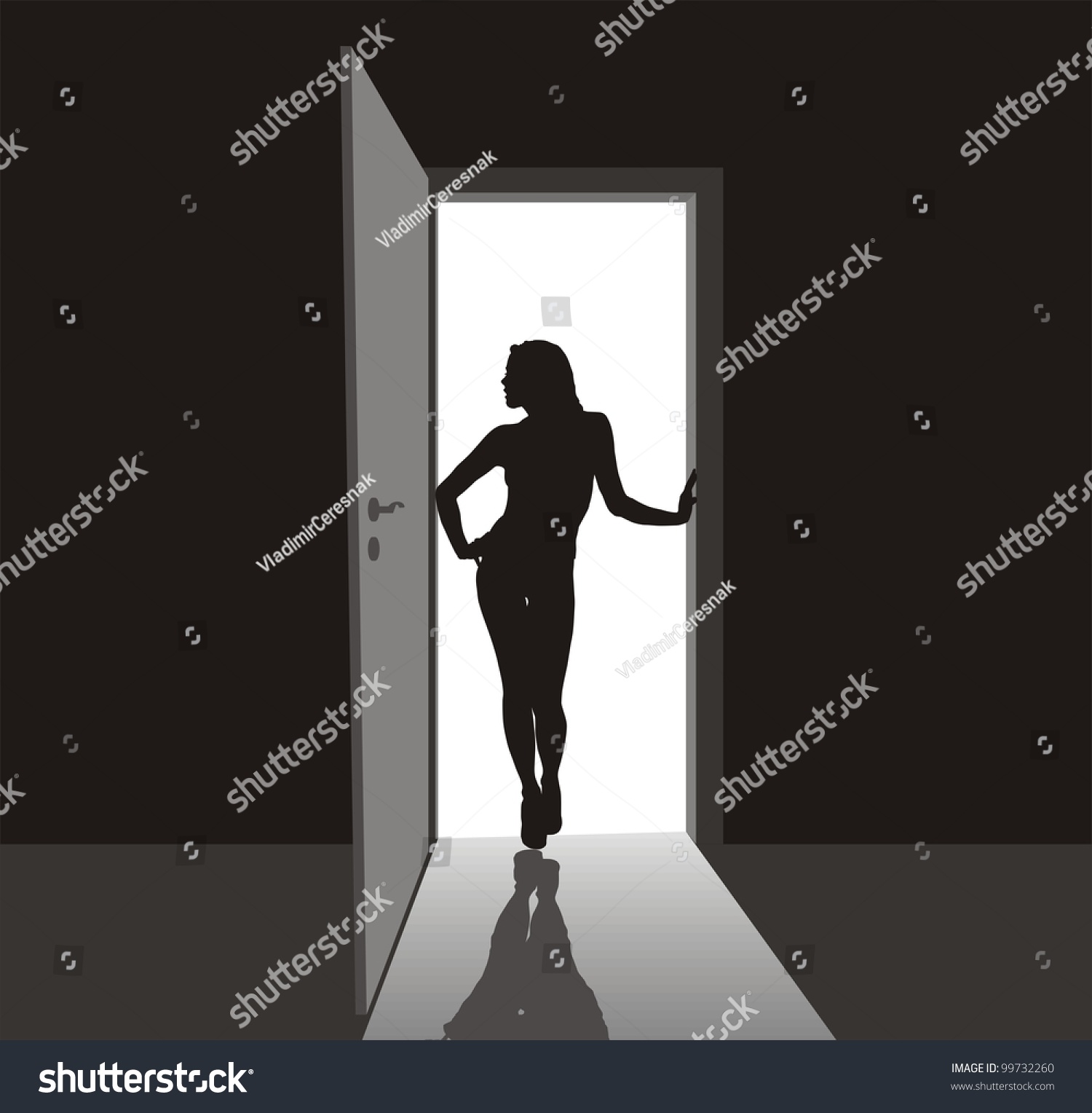 Наблюдает в дверной проем за мастурбирующей супругой